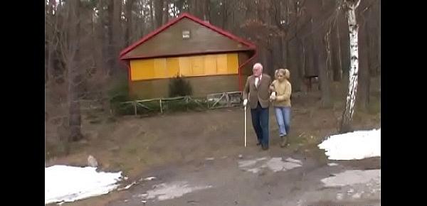  Chick gets down on all fours